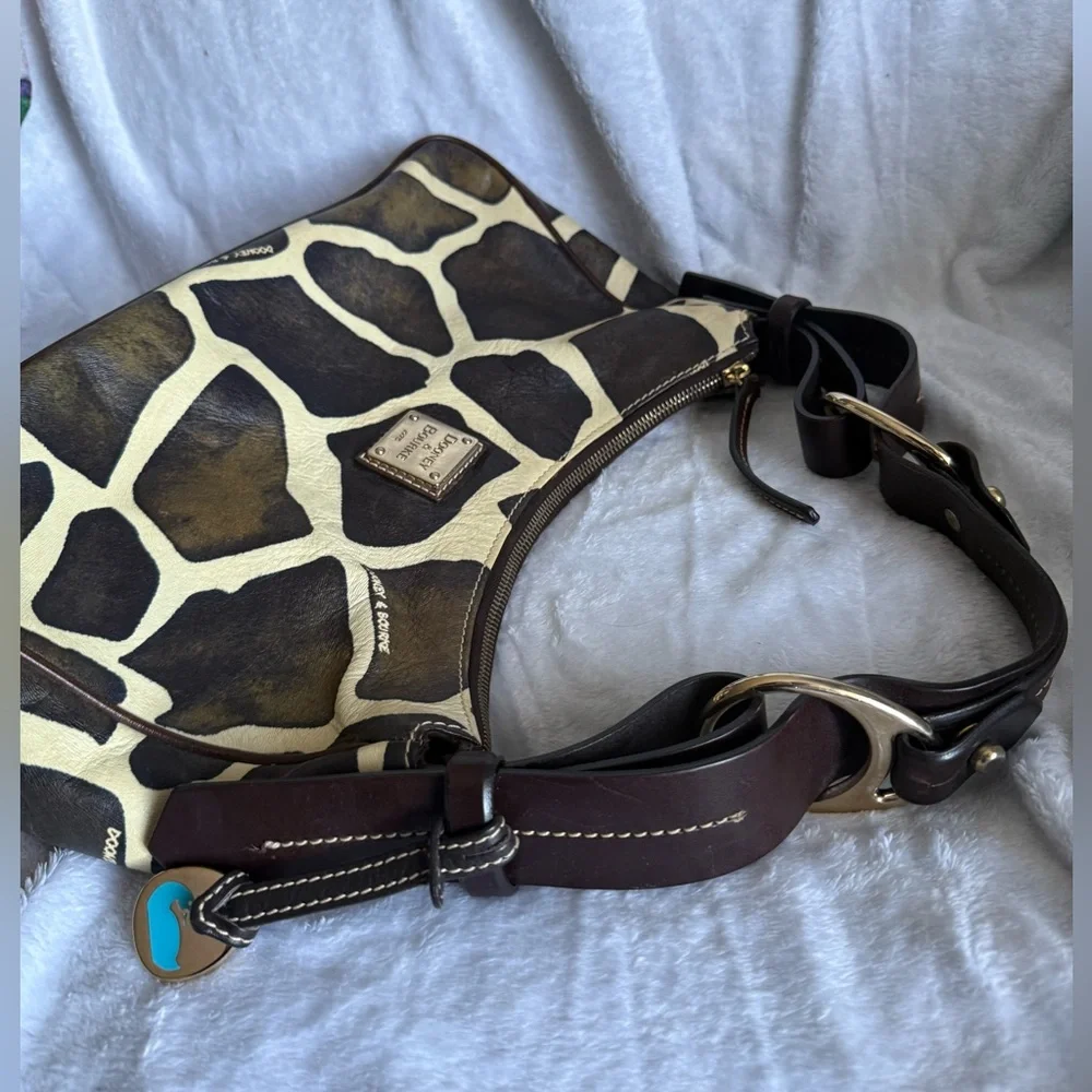 Dooney & Bourke Giraffe Animal Print Shoulder Bag w/ COA in EUC - Picture 4 of 14